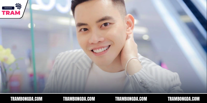 Chân dung BLV Batman với phong cách độc đáo