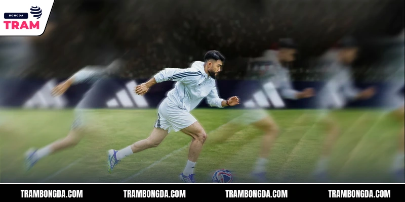 Chân dung nick Q Trần trong một buổi livestream