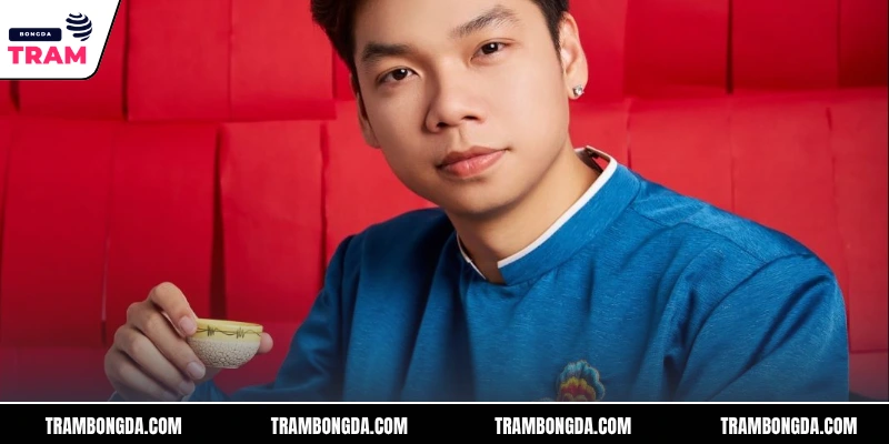 Phong cách bình luận cuốn hút của anh